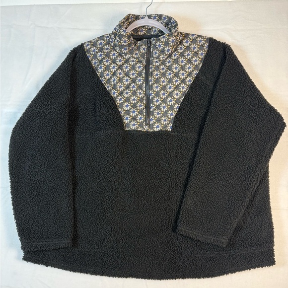Vera Bradley Tops - Vera Bradley Black and Flowered Top 3/4 Zip-up Fleece Pullover Size XL